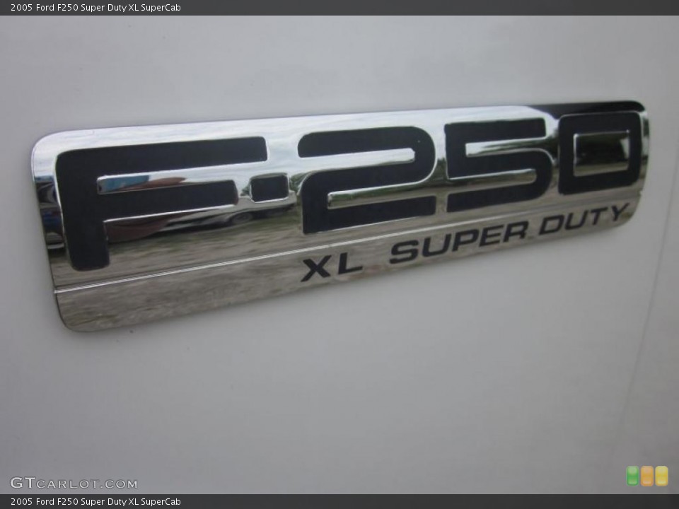 2005 Ford F250 Super Duty Custom Badge and Logo Photo #47367601