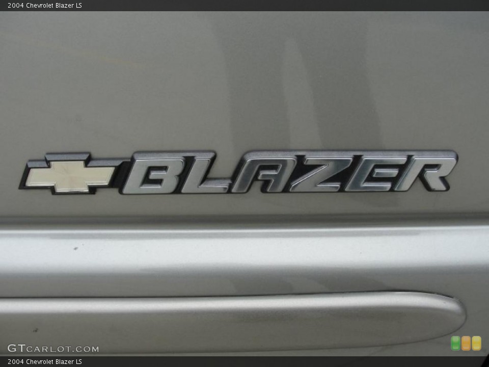 2004 Chevrolet Blazer Badges and Logos