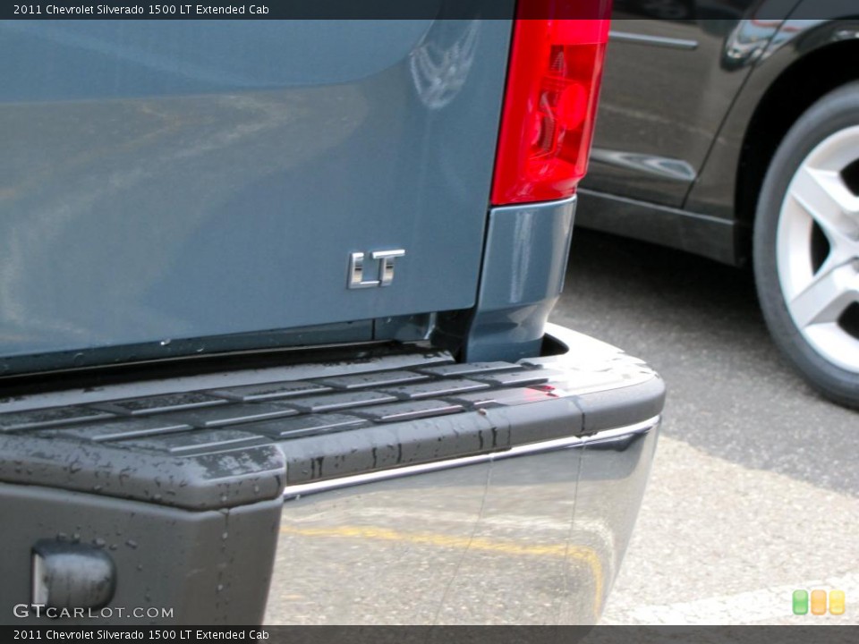 2011 Chevrolet Silverado 1500 Custom Badge and Logo Photo #47729400