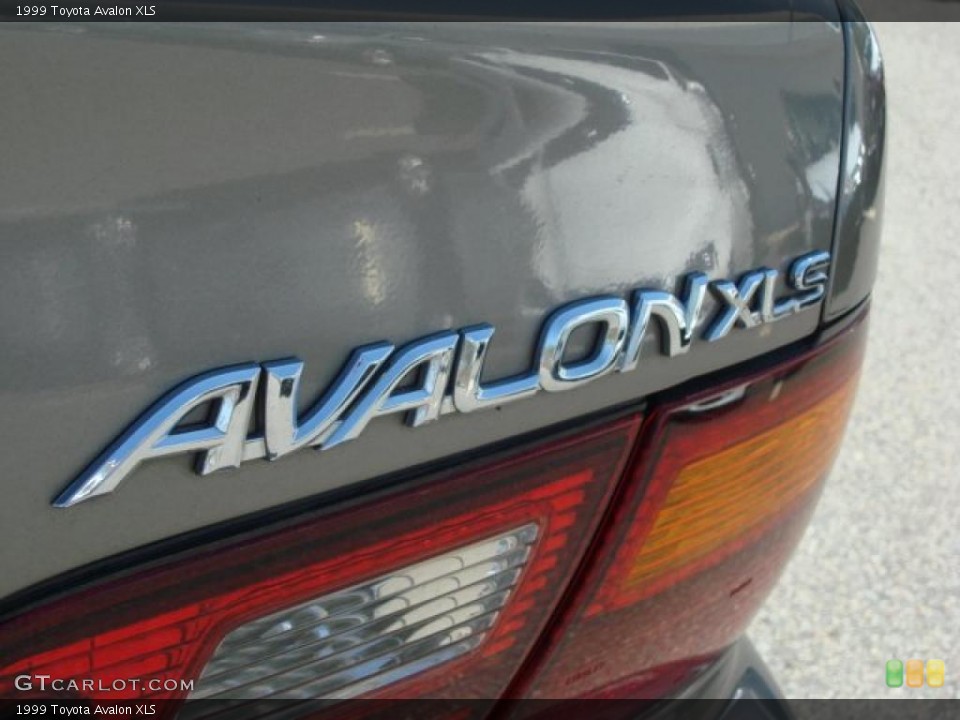 1999 Toyota Avalon Badges and Logos