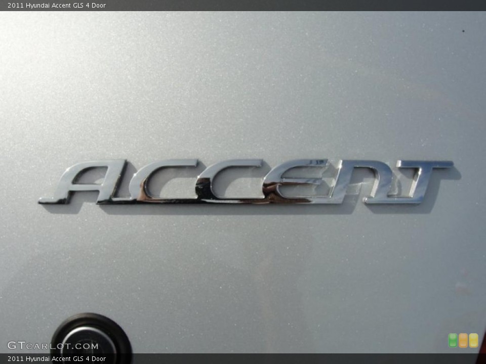 2011 Hyundai Accent Badges and Logos