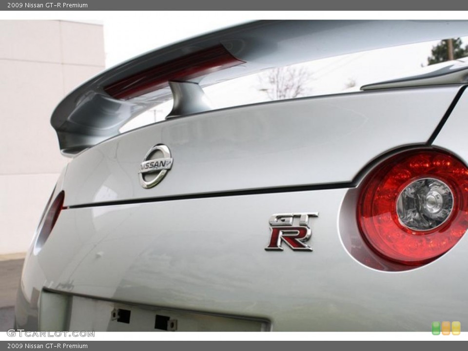 2009 Nissan GT-R Custom Badge and Logo Photo #47985209
