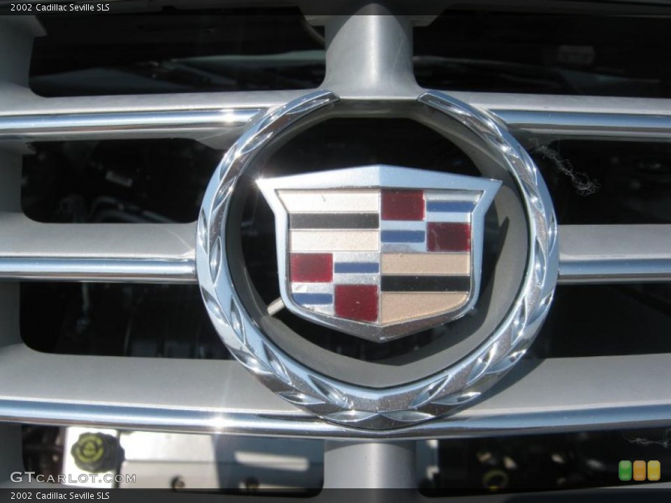2002 Cadillac Seville Badges and Logos