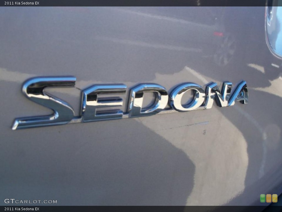 2011 Kia Sedona Badges and Logos