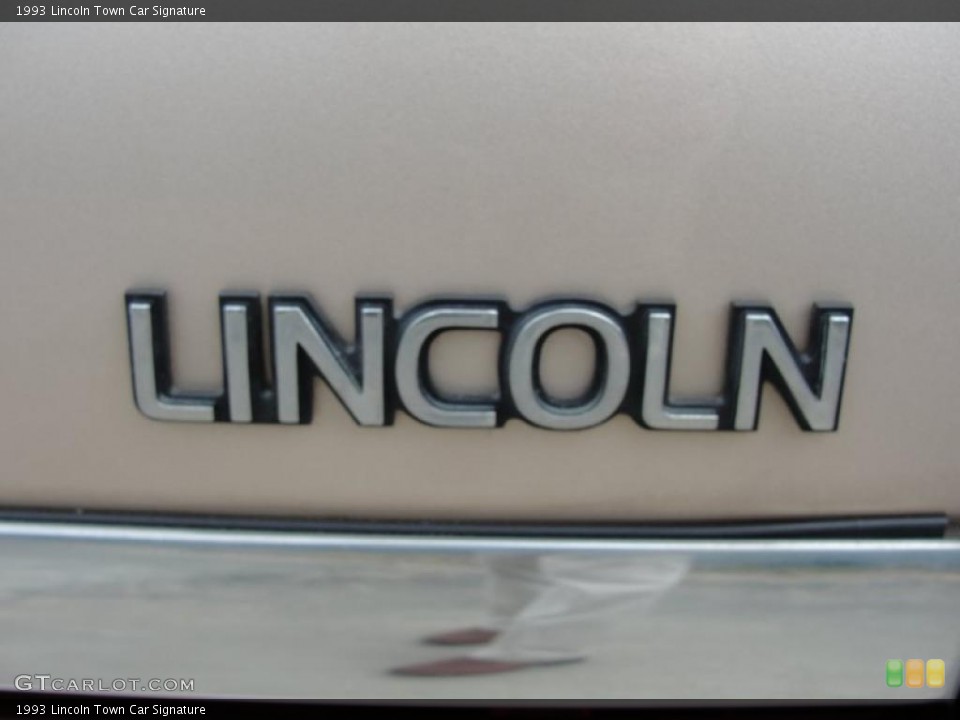 1993 Lincoln Town Car Badges and Logos