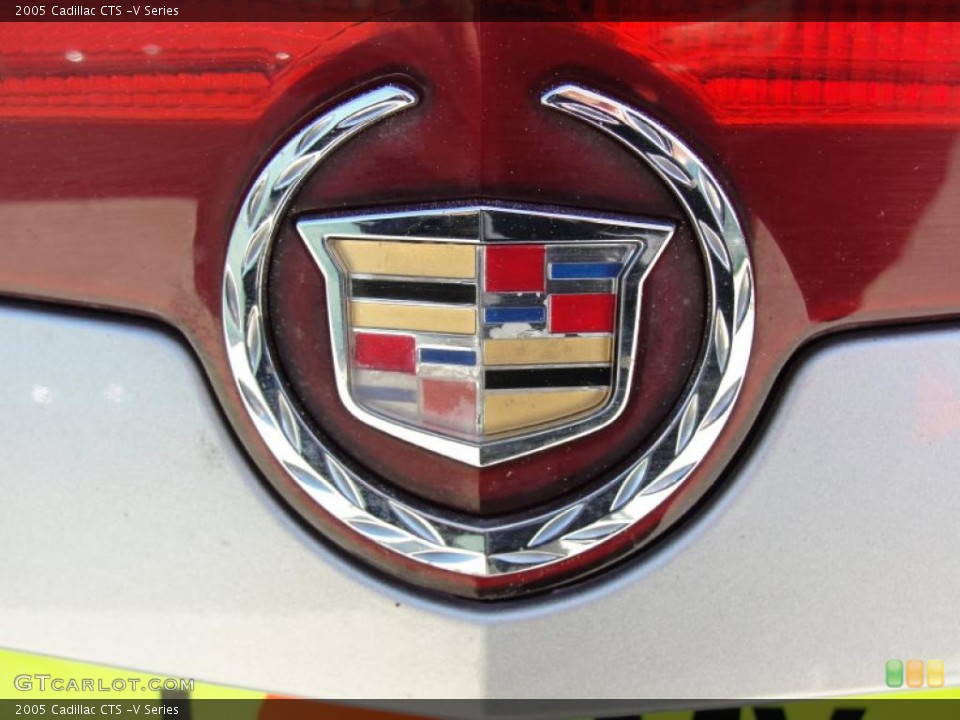 2005 Cadillac CTS Badges and Logos