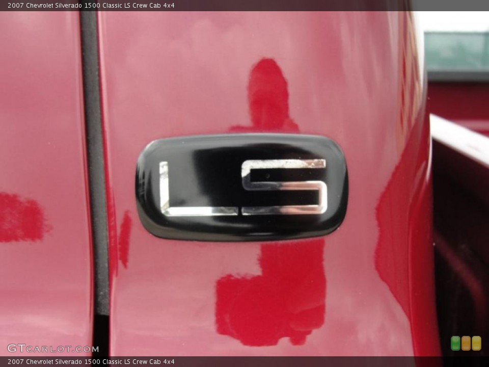 2007 Chevrolet Silverado 1500 Custom Badge and Logo Photo #48537431