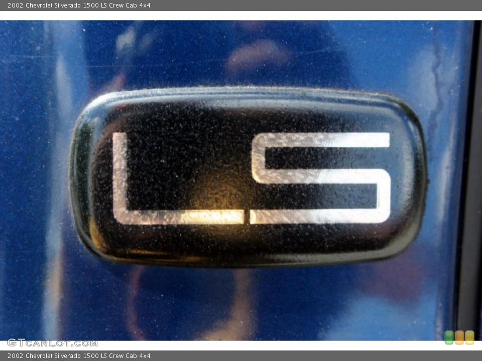 2002 Chevrolet Silverado 1500 Custom Badge and Logo Photo #48569312