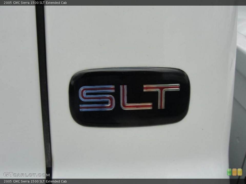 2005 GMC Sierra 1500 Custom Badge and Logo Photo #48808000