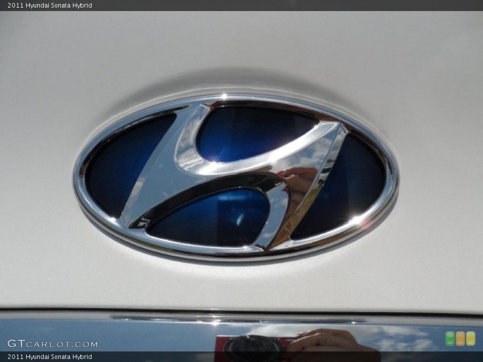 2011 Hyundai Sonata Custom Badge and Logo Photo #49763833