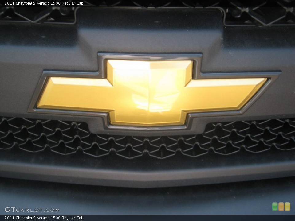 2011 Chevrolet Silverado 1500 Custom Badge and Logo Photo #50098251