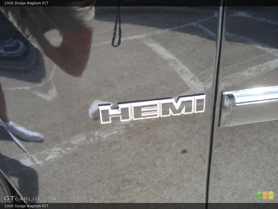 2006 Dodge Magnum Custom Badge and Logo Photo #50275062