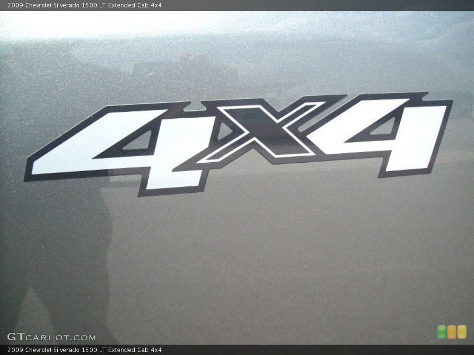 2009 Chevrolet Silverado 1500 Custom Badge and Logo Photo #50424592