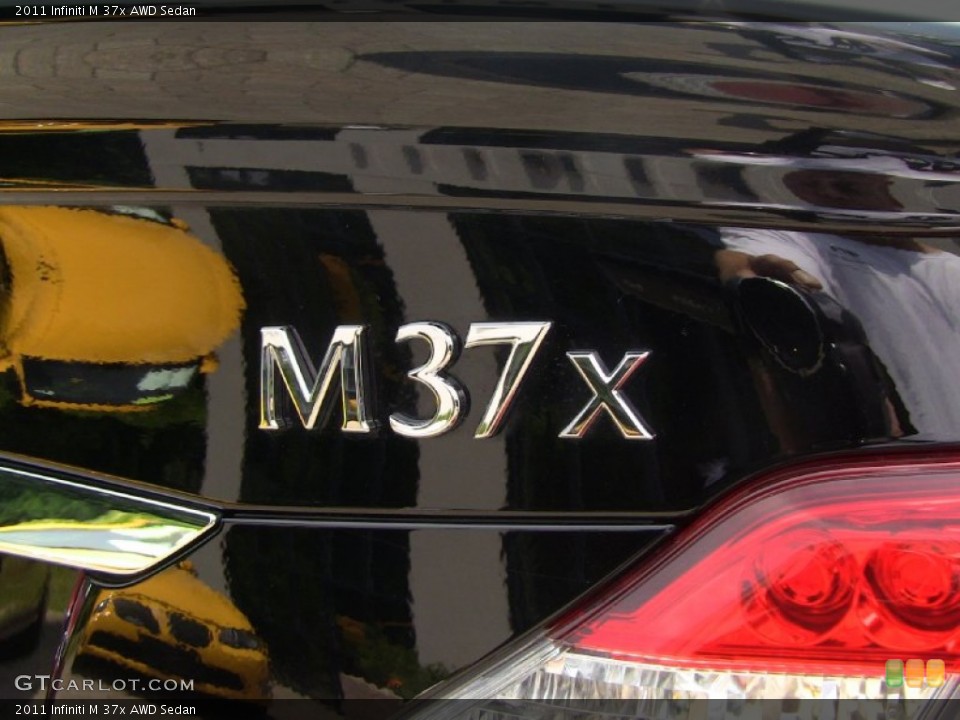 2011 Infiniti M Custom Badge and Logo Photo #50590124