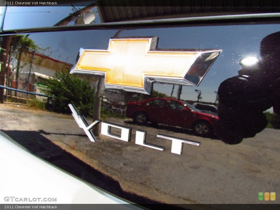 2011 Chevrolet Volt Badges and Logos