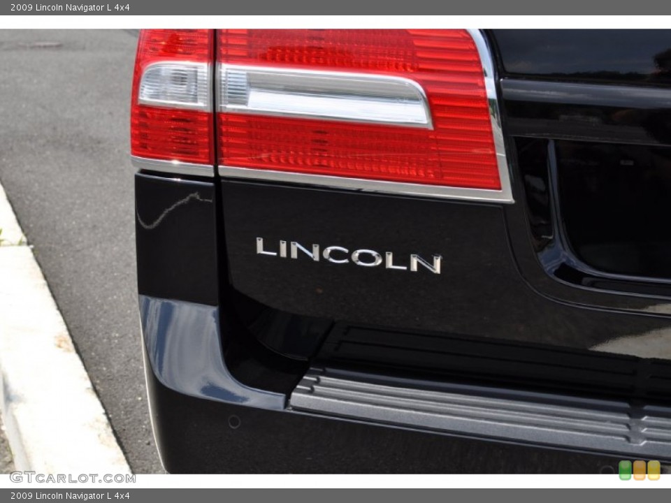 2009 Lincoln Navigator Custom Badge and Logo Photo #50700124
