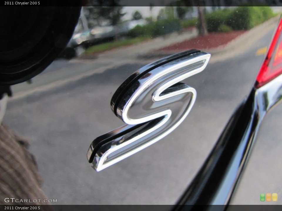 2011 Chrysler 200 Custom Badge and Logo Photo #50733510