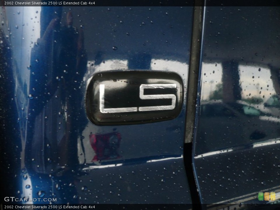 2002 Chevrolet Silverado 2500 Custom Badge and Logo Photo #50763286