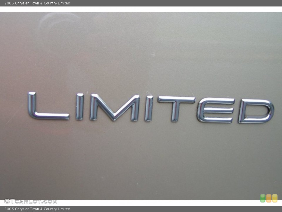 2006 Chrysler Town & Country Badges and Logos