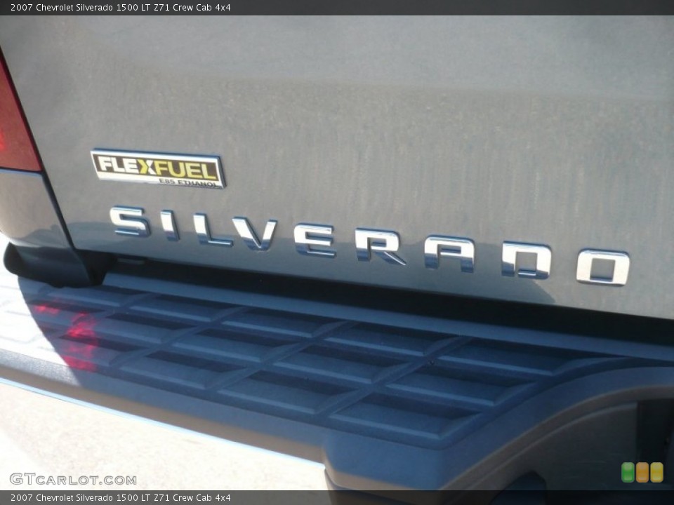 2007 Chevrolet Silverado 1500 Custom Badge and Logo Photo #50892301