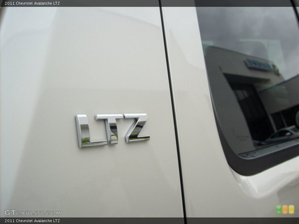 2011 Chevrolet Avalanche Custom Badge and Logo Photo #51180312