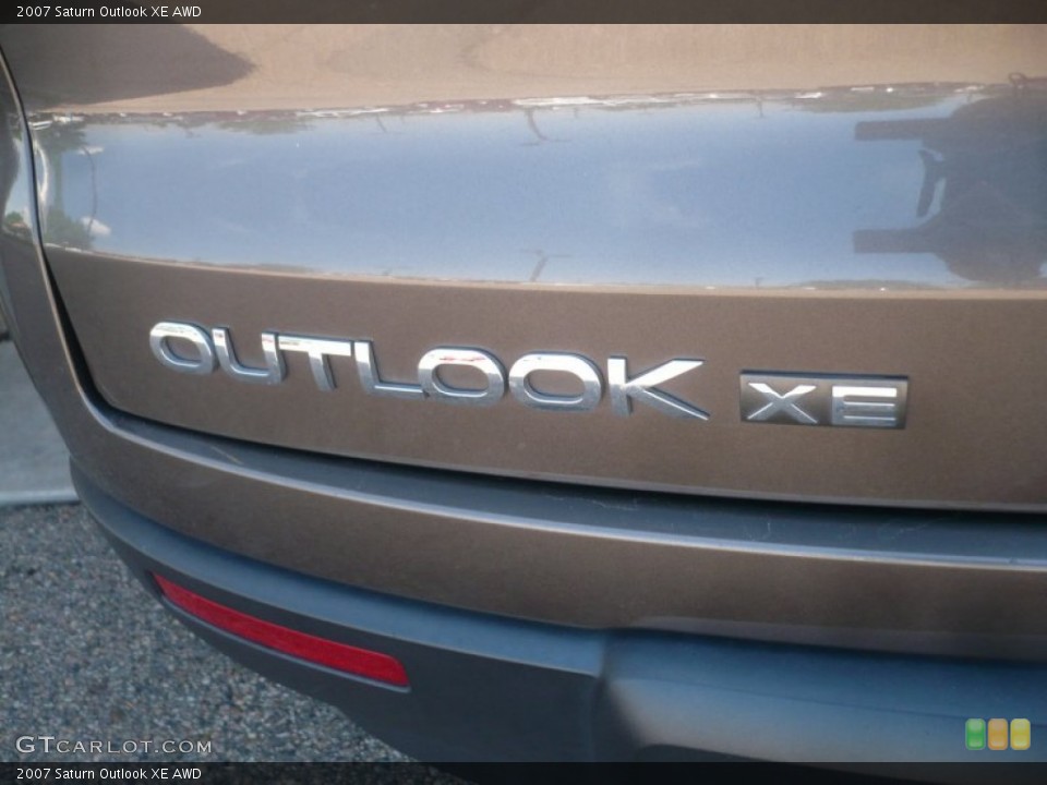 2007 Saturn Outlook Badges and Logos