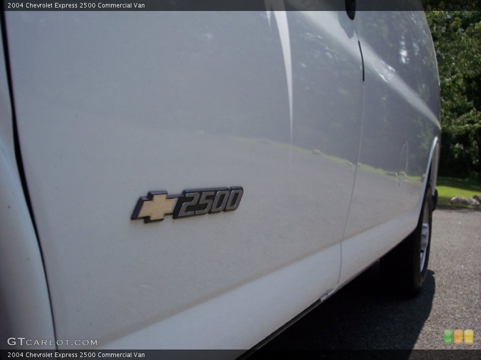 2004 Chevrolet Express Badges and Logos