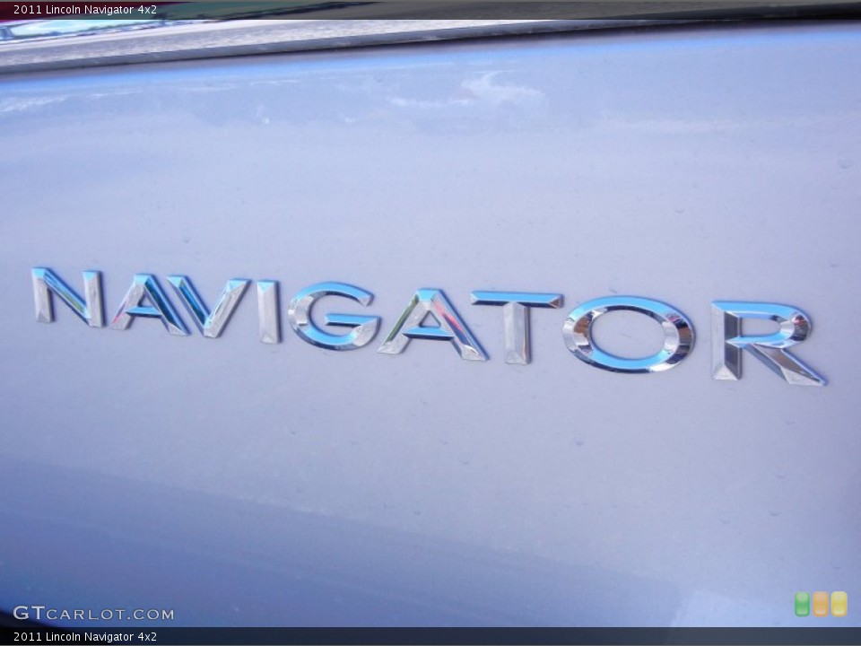 2011 Lincoln Navigator Badges and Logos