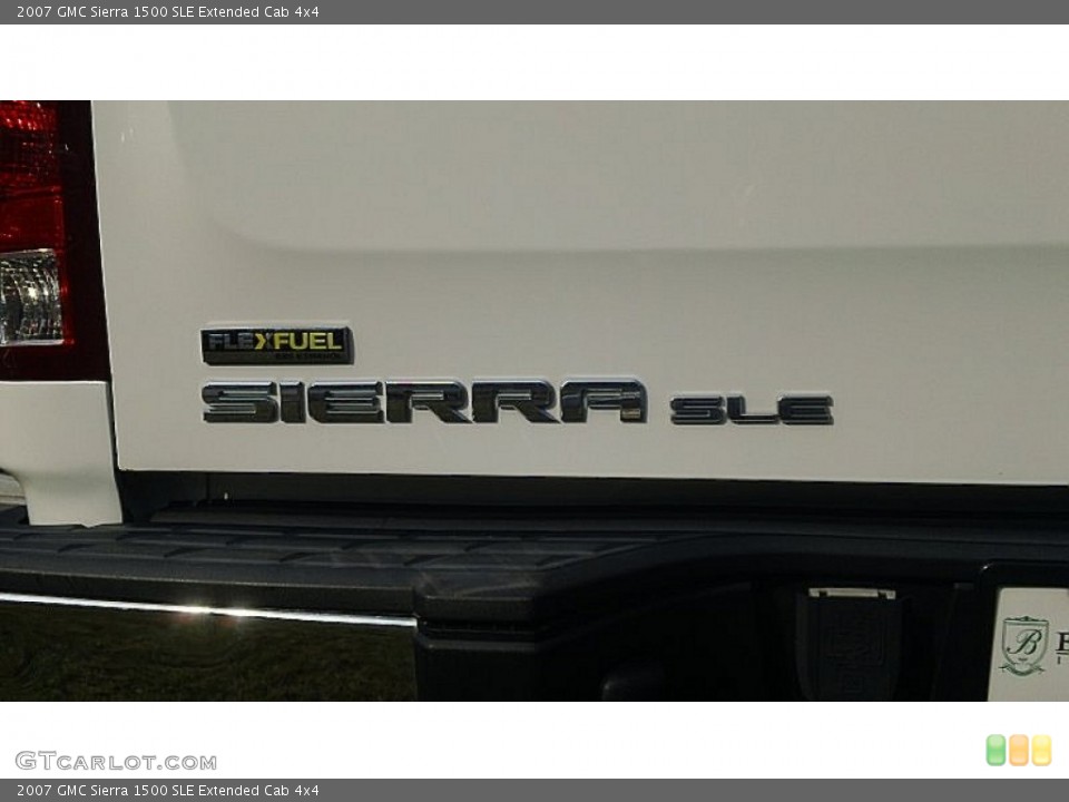 2007 GMC Sierra 1500 Custom Badge and Logo Photo #52000845