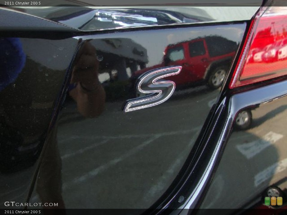 2011 Chrysler 200 Custom Badge and Logo Photo #52099616