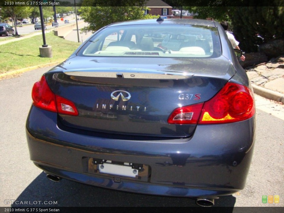 2010 Infiniti G Custom Badge and Logo Photo #52189288