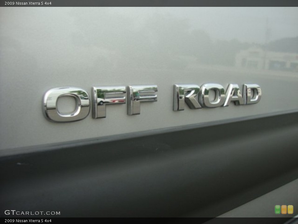 2009 Nissan Xterra Badges and Logos