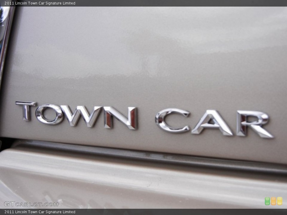 2011 Lincoln Town Car Custom Badge and Logo Photo #52461986