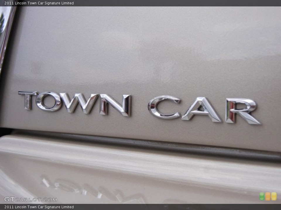 2011 Lincoln Town Car Custom Badge and Logo Photo #52462169