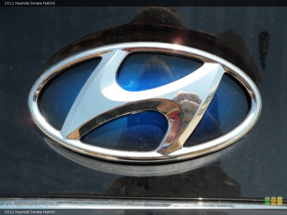 2011 Hyundai Sonata Custom Badge and Logo Photo #52522575