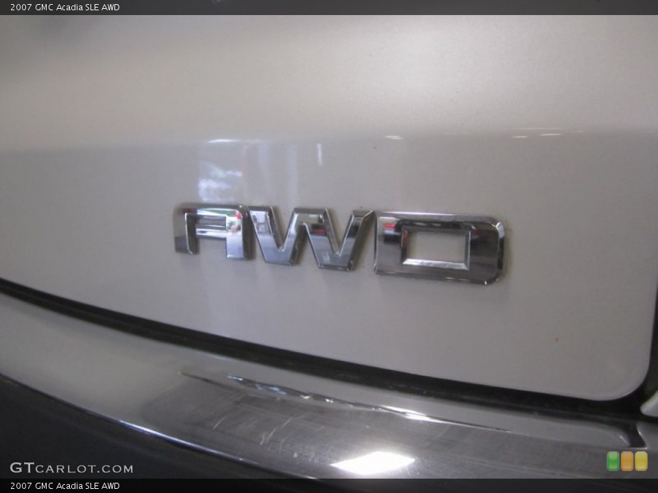 2007 GMC Acadia Badges and Logos