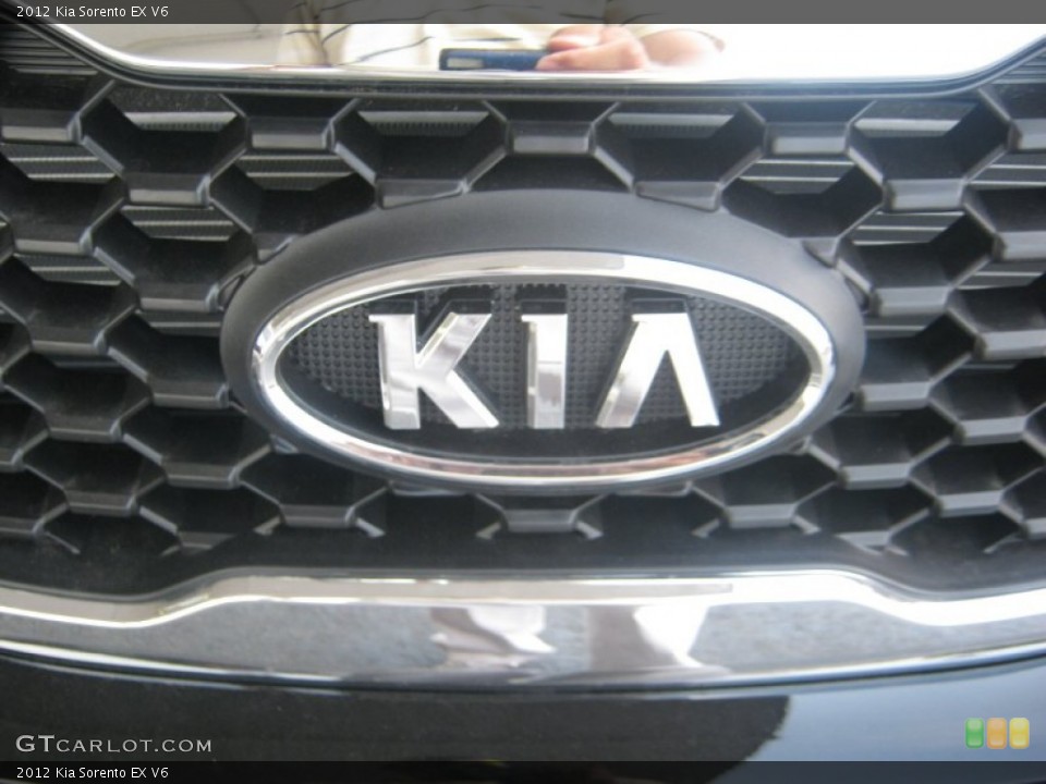 2012 Kia Sorento Badges and Logos