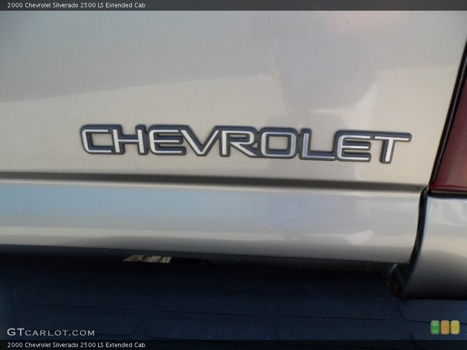 2000 Chevrolet Silverado 2500 Custom Badge and Logo Photo #53138163