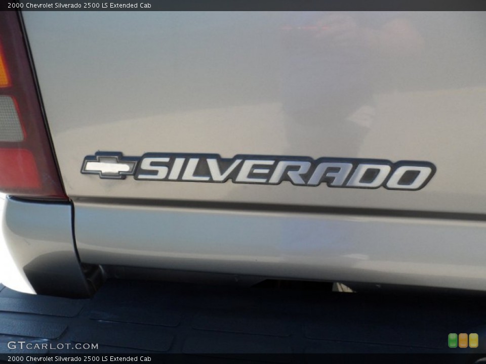 2000 Chevrolet Silverado 2500 Badges and Logos