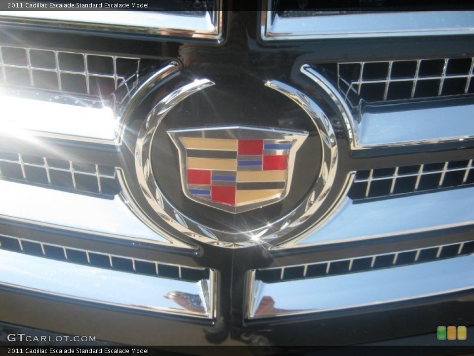 2011 Cadillac Escalade Badges and Logos