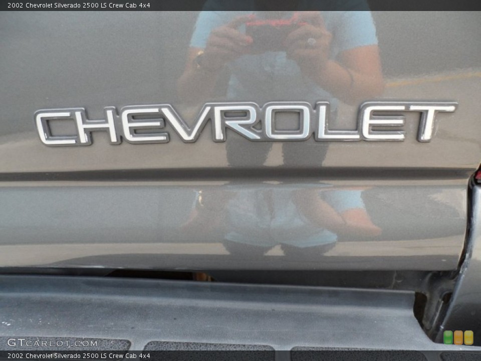 2002 Chevrolet Silverado 2500 Custom Badge and Logo Photo #53217776
