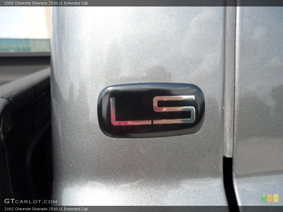 2002 Chevrolet Silverado 2500 Custom Badge and Logo Photo #53318310