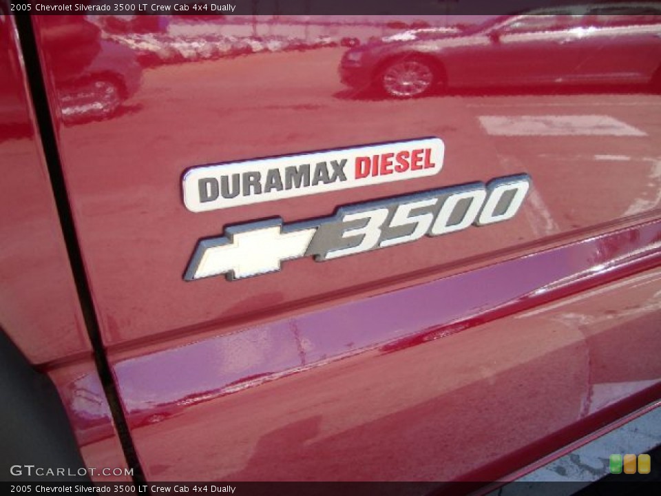 2005 Chevrolet Silverado 3500 Custom Badge and Logo Photo #53339434