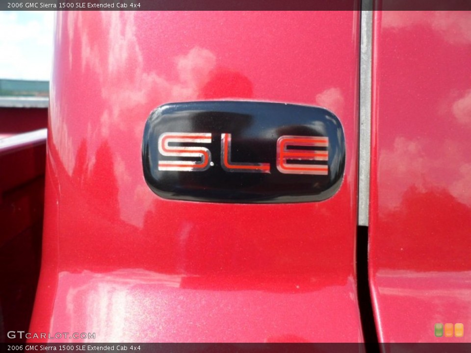 2006 GMC Sierra 1500 Custom Badge and Logo Photo #53869582
