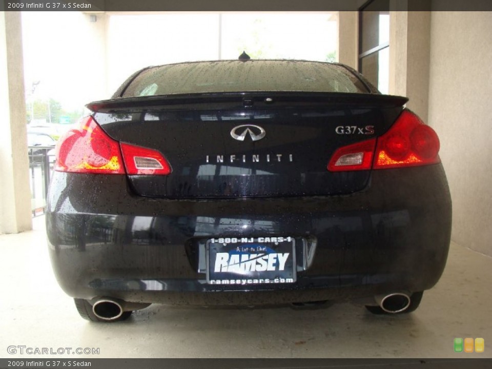 2009 Infiniti G Custom Badge and Logo Photo #54351130