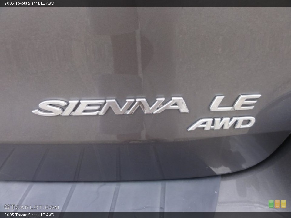 2005 Toyota Sienna Badges and Logos