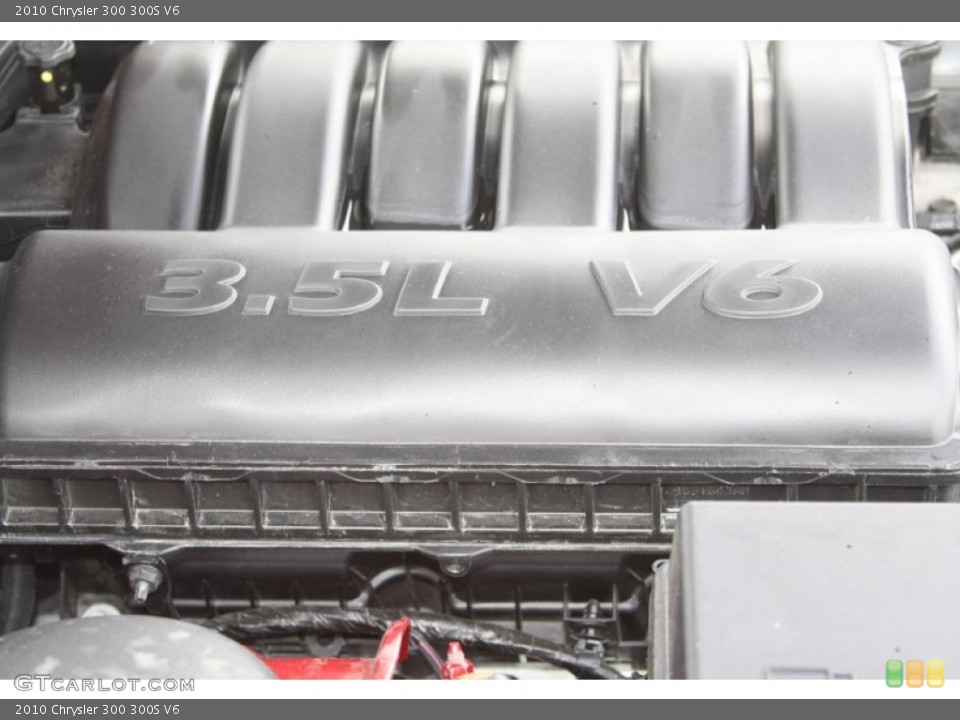 2010 Chrysler 300 Badges and Logos