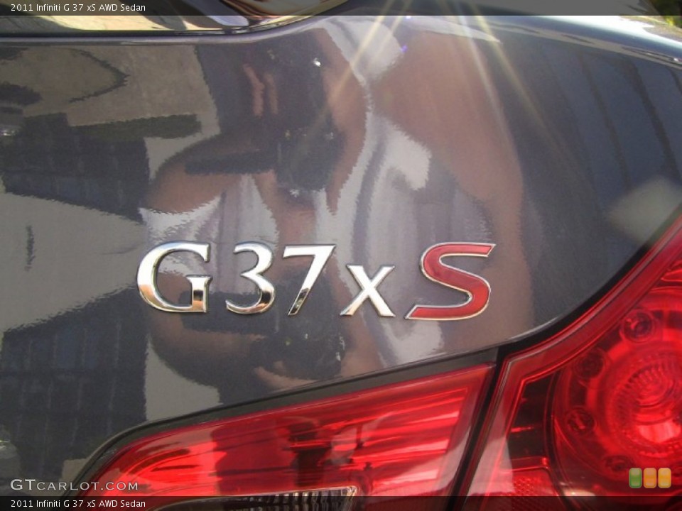 2011 Infiniti G Custom Badge and Logo Photo #55179840