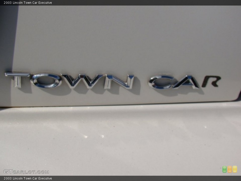 2003 Lincoln Town Car Custom Badge and Logo Photo #55562730