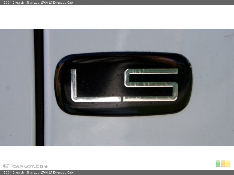2004 Chevrolet Silverado 1500 Custom Badge and Logo Photo #55581339